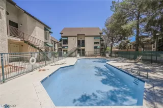 Photo #2: 2422931 Listing