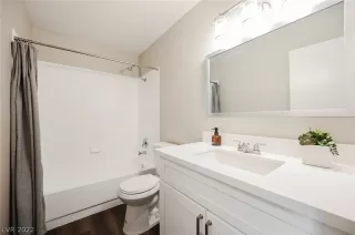 Photo #4: 2422931 Listing