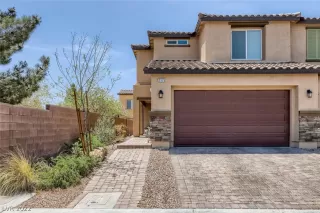 Photo #1: 2422932 Listing 