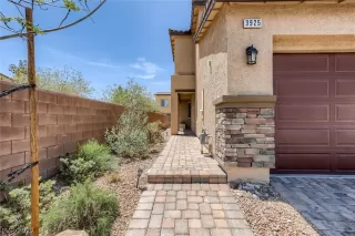 Photo #3: 2422932 Listing 