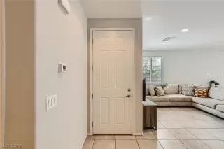 Photo #4: 2422932 Listing 