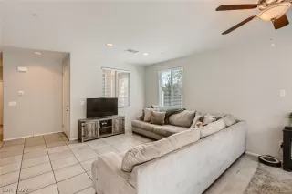 Photo #6: 2422932 Listing 