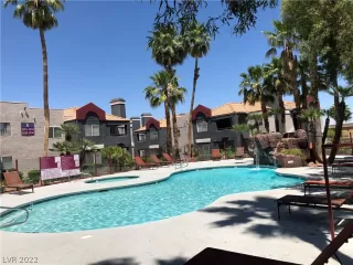 Photo #2: 2422936 Listing 