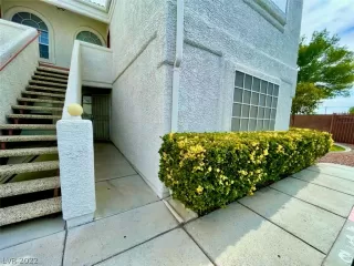 Photo #1: 2422950 Listing