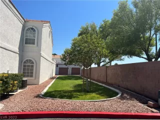 Photo #3: 2422950 Listing