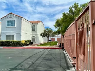 Photo #4: 2422950 Listing