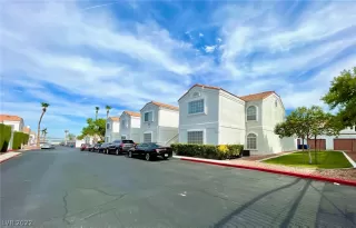 Photo #5: 2422950 Listing