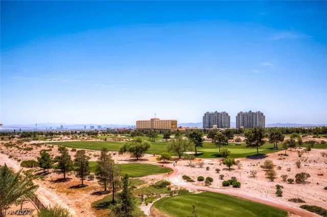 MLS: 2422986 Condo For Sale