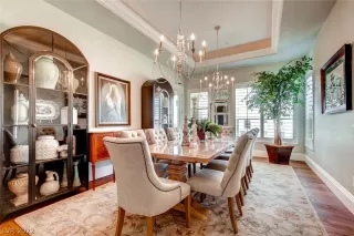 Photo #4: 2422986 Listing