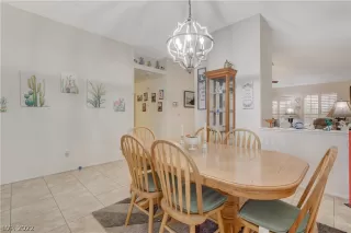 Photo #6: 2422987 Listing