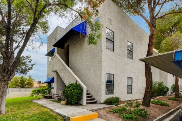 MLS: 2423015 Condo For Sale