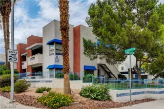 Photo #2: 2423015 Listing