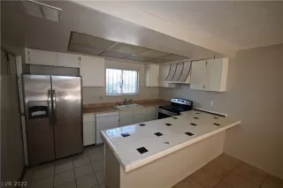 Photo #2: 2423028 Listing 