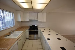 Photo #3: 2423028 Listing 