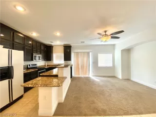 Photo #3: 2423058 Listing 