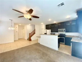 Photo #4: 2423058 Listing 