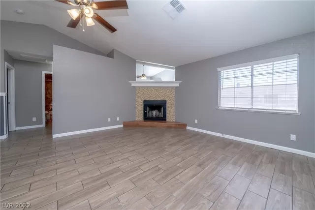 MLS: 2423092 Condo For Sale