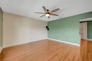 Photo #3: 2423093 Listing