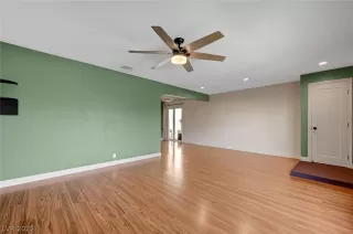 Photo #6: 2423093 Listing