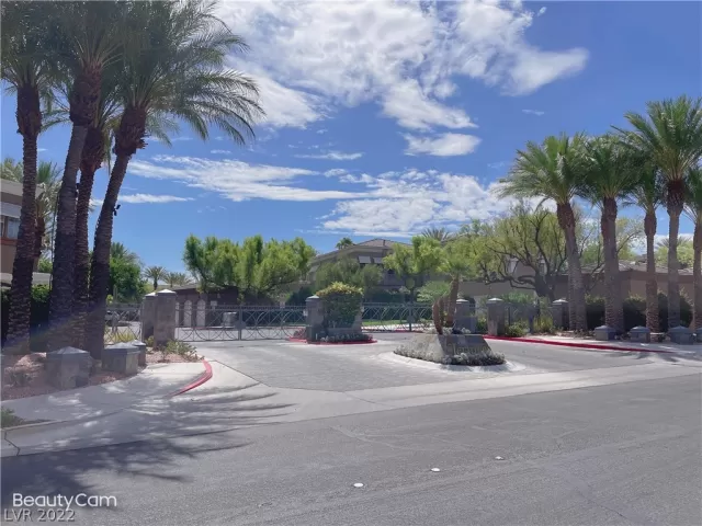 MLS: 2423106 Condo For Sale