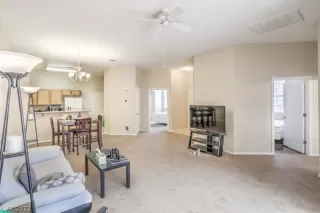 Photo #6: 2423110 Listing