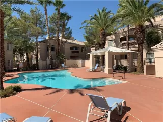 Photo #4: 2423112 Listing 