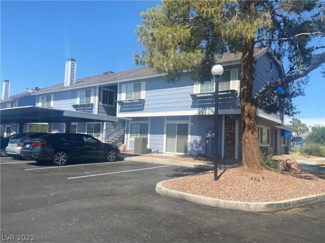 MLS: 2423128 Condo For Sale