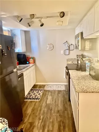 Photo #1: 2423128 Listing