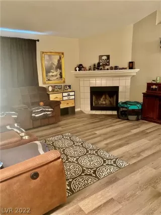 Photo #4: 2423128 Listing