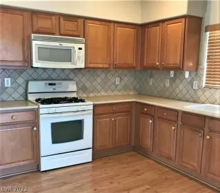 Photo #3: 2423233 Listing 