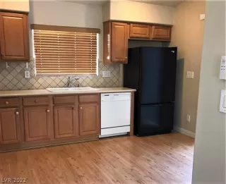 Photo #4: 2423233 Listing 