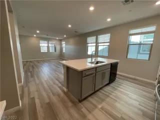 Photo #3: 2423251 Listing 