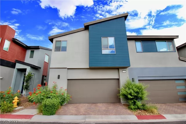 MLS: 2423252 Condo For Sale