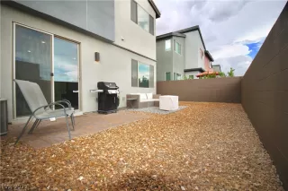 Photo #4: 2423252 Listing