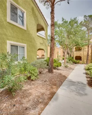 Photo #1: 2423290 Listing