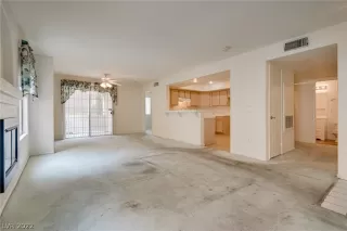 Photo #4: 2423290 Listing