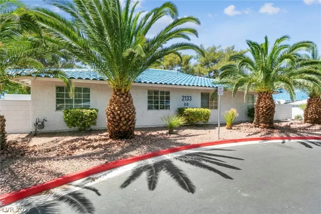 MLS: 2423357 Condo For Sale