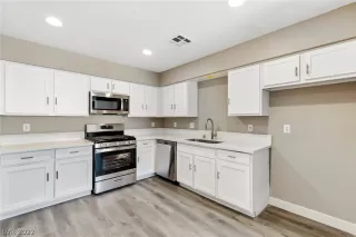 Photo #2: 2423357 Listing