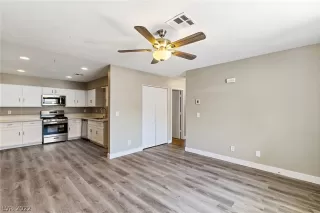 Photo #3: 2423357 Listing