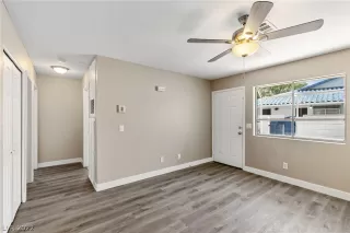 Photo #4: 2423357 Listing