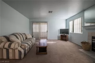 Photo #4: 2423360 Listing