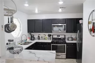 Photo #2: 2423417 Listing 