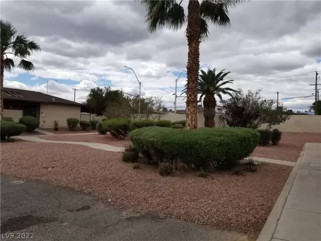 MLS: 2423440 Condo For Sale