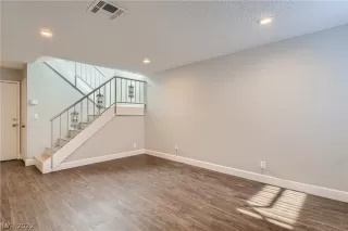 Photo #5: 2423477 Listing