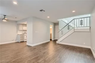 Photo #6: 2423477 Listing