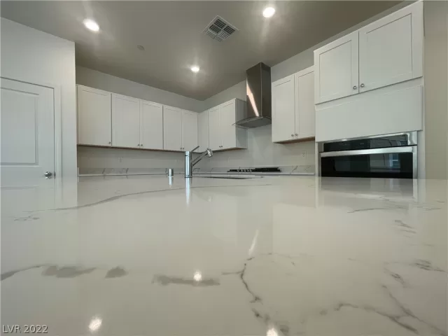 MLS: 2423479 Condo For Sale