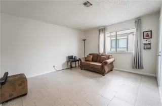 Photo #6: 2423512 Listing