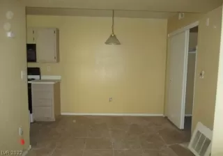 Photo #4: 2423565 Listing