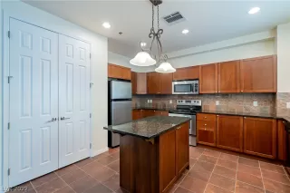 Photo #6: 2423566 Listing 