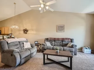 Photo #4: 2423575 Listing